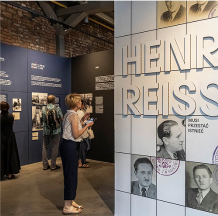 „Henryk Reiss musi przestać istnieć” – oprowadzenie po wystawie