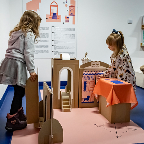 Rodzinna Niedziela: Synagogi z wyobraźni. Warsztaty rodzinne