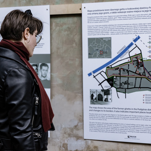 Spacer tematyczny: Marzec 1912—1943